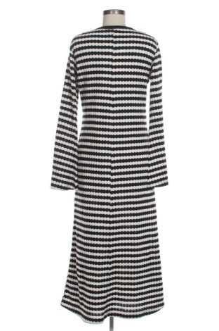 Kleid Y.A.S, Größe M, Farbe Mehrfarbig, Preis 45,00 €