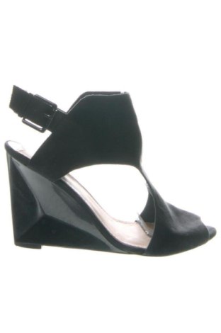 Sandále Bershka, Veľkosť 36, Farba Čierna, Cena  30,95 €