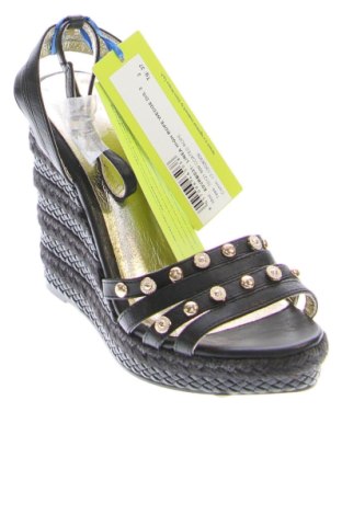 Сандали Versace Jeans, Размер 37, Цвят Черен, Цена 192,00 €