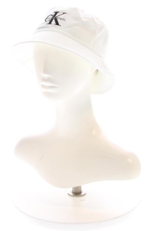 Čepice  Calvin Klein, Barva Bílá, Cena  1 139,00 Kč