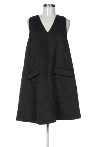 Latzkleid Y.A.S, Größe M, Farbe Schwarz, Preis € 54,99