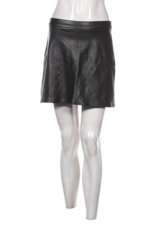 Кожена пола Sinsay, Размер S, Цвят Черен, Цена 2,04 €