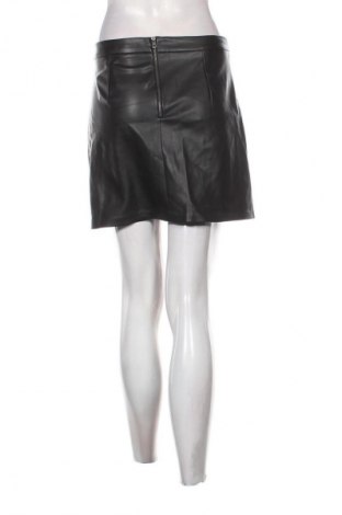 Кожена пола Sinsay, Размер S, Цвят Черен, Цена 2,04 €