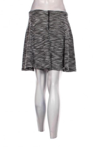 Пола Amisu, Размер M, Цвят Многоцветен, Цена 2,04 €