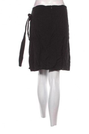 Пола C&A, Размер XL, Цвят Черен, Цена 4,09 €