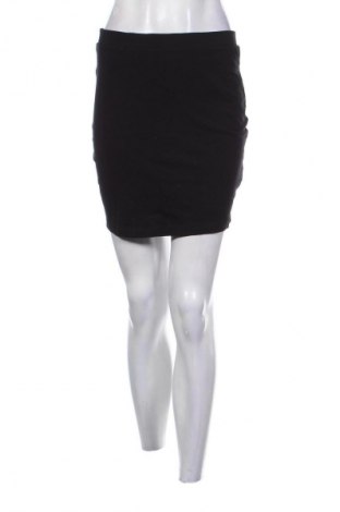 Пола F&F, Размер M, Цвят Черен, Цена 2,04 €