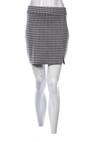 Пола Fb Sister, Размер M, Цвят Многоцветен, Цена 2,04 €