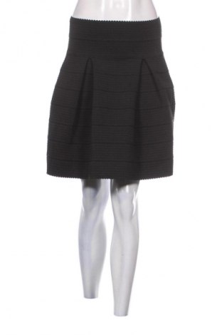 Пола H&M, Размер S, Цвят Черен, Цена 2,04 €