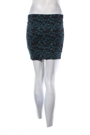 Пола H&M, Размер S, Цвят Многоцветен, Цена 2,04 €