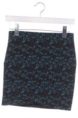 Пола H&M, Размер XS, Цвят Многоцветен, Цена 4,09 €