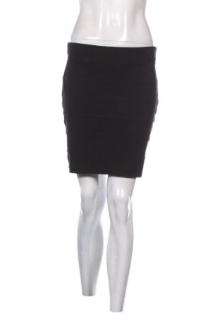 Пола Janina, Размер M, Цвят Черен, Цена 2,04 €