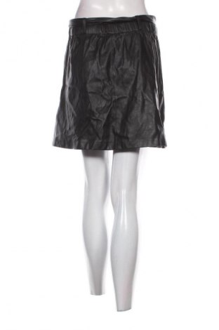 Пола Mango, Размер M, Цвят Черен, Цена 2,55 €