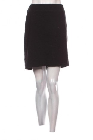 Пола Montego, Размер M, Цвят Черен, Цена 2,04 €