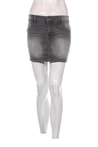 Fustă Page One, Mărime M, Culoare Gri, Preț 7,99 Lei