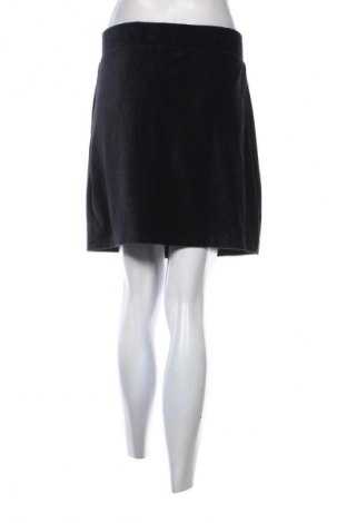 Пола Pescara, Размер L, Цвят Черен, Цена 2,04 €