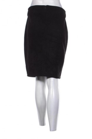 Пола Piazza Italia, Размер M, Цвят Черен, Цена 2,04 €