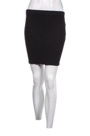 Пола SHEIN, Размер S, Цвят Черен, Цена 2,04 €