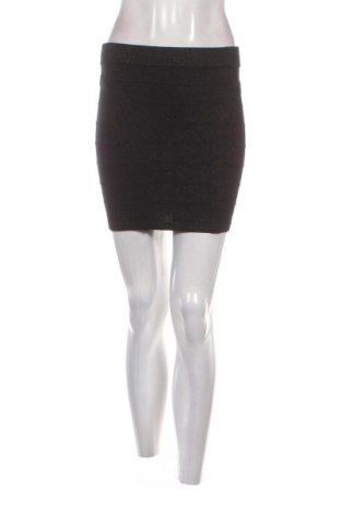 Пола Tally Weijl, Размер S, Цвят Черен, Цена 2,04 €