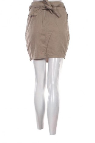 Пола Unbranded, Размер S, Цвят Бежов, Цена 2,04 €