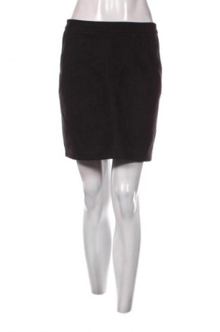 Пола VILA, Размер M, Цвят Черен, Цена 2,04 €