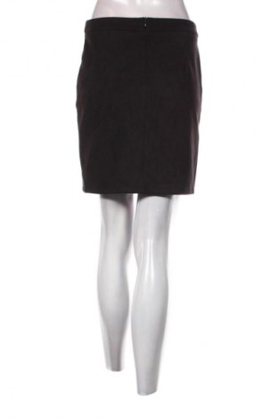 Пола VILA, Размер M, Цвят Черен, Цена 2,04 €