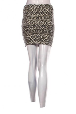 Пола Vero Moda, Размер S, Цвят Многоцветен, Цена 2,04 €