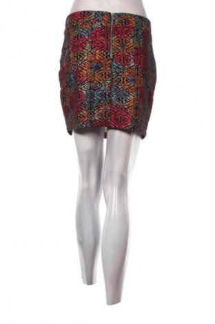 Пола Vero Moda, Размер M, Цвят Многоцветен, Цена 2,04 €