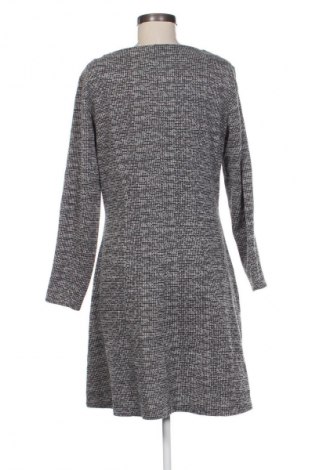 Рокля H&M, Размер S, Цвят Многоцветен, Цена 2,04 €