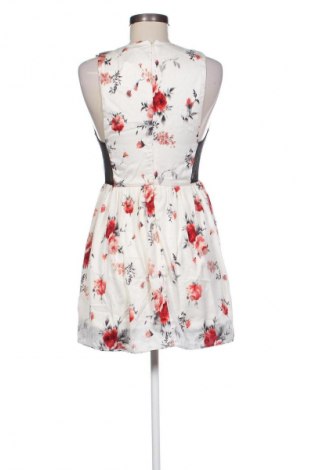 Рокля Zara Trafaluc, Размер M, Цвят Многоцветен, Цена 4,60 €