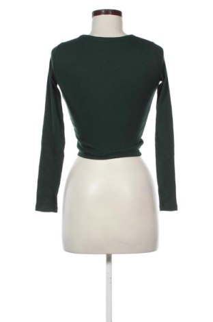 Дамска блуза Bershka, Размер XS, Цвят Зелен, Цена 5,11 €