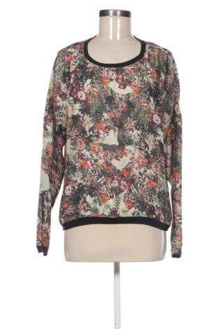 Damen Shirt Bershka, Größe M, Farbe Mehrfarbig, Preis € 5,99