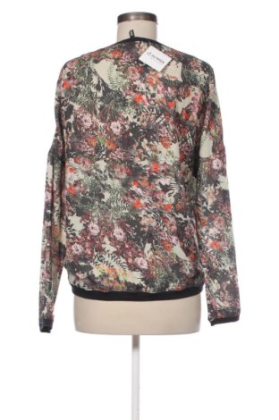 Damen Shirt Bershka, Größe M, Farbe Mehrfarbig, Preis € 5,99