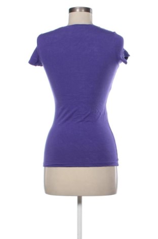 Damen Shirt Guess, Größe XS, Farbe Lila, Preis € 21,99