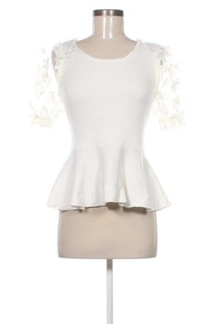 Bluzka damska Love Scarlett, Rozmiar M, Kolor ecru, Cena 44,99 zł