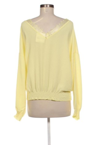 Дамска блуза Unbranded, Размер L, Цвят Жълт, Цена 4,09 €