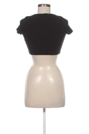 Dámské tričko Bershka, Velikost S, Barva Černá, Cena  179,00 Kč