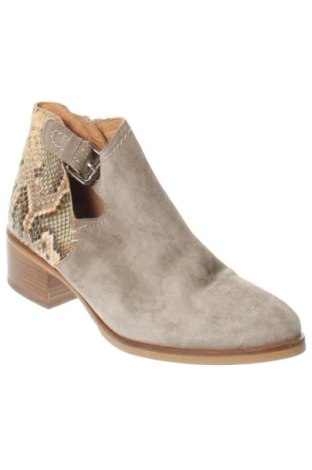 Botine de damă Unbranded, Mărime 38, Culoare Multicolor, Preț 313,58 Lei