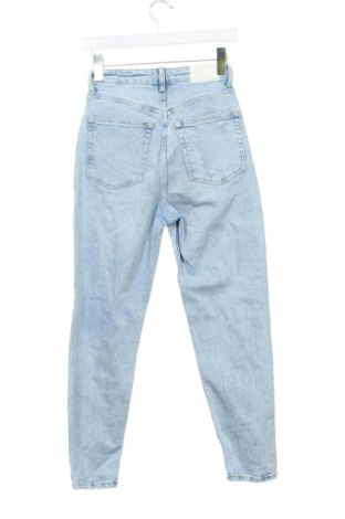 Dámské džíny  Bershka, Velikost XS, Barva Modrá, Cena  439,00 Kč