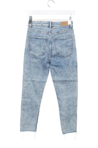Blugi de femei Bershka, Mărime XS, Culoare Albastru, Preț 72,99 Lei