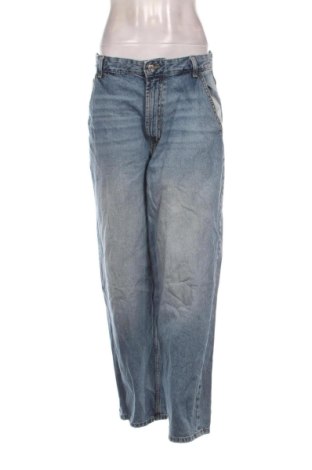 Γυναικείο Τζίν Bershka, Μέγεθος L, Χρώμα Μπλέ, Τιμή 17,99 €