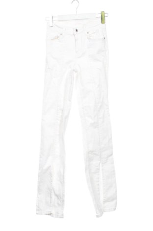 Női farmernadrág Bershka, Méret XS, Szín Fehér, Ár 4 935 Ft