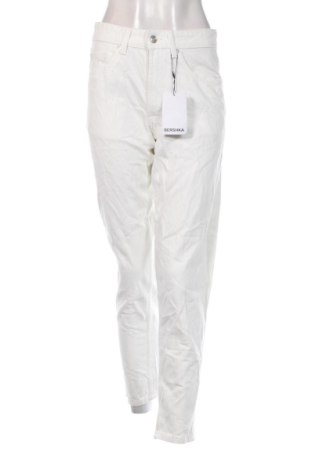 Blugi de femei Bershka, Mărime M, Culoare Alb, Preț 145,99 Lei