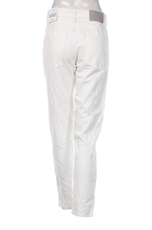 Blugi de femei Bershka, Mărime M, Culoare Alb, Preț 145,99 Lei