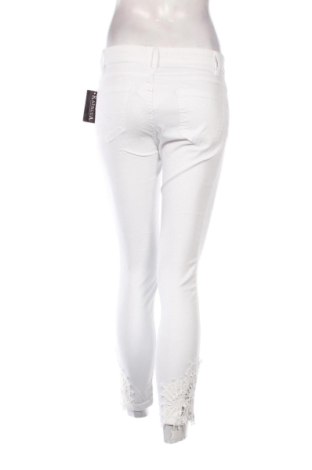 Dámske džínsy  Kapalua, Veľkosť M, Farba Biela, Cena  24,00 €
