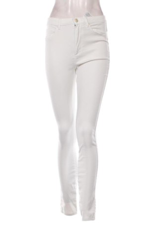 Дамски дънки ONLY, Размер M, Цвят Екрю, Цена 17,00 €