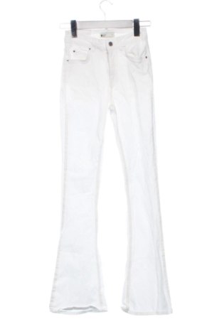 Дамски дънки Perfect Jeans By Gina Tricot, Размер XS, Цвят Бял, Цена 17,00 €