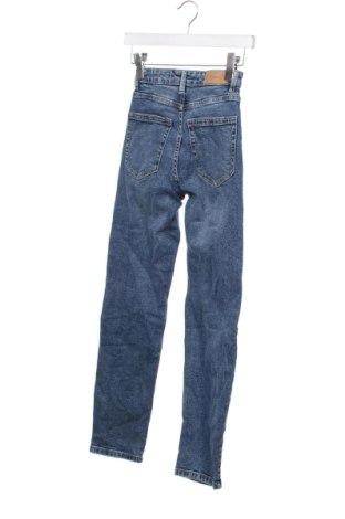 Damskie jeansy Pull&Bear, Rozmiar XXS, Kolor Niebieski, Cena 49,99 zł