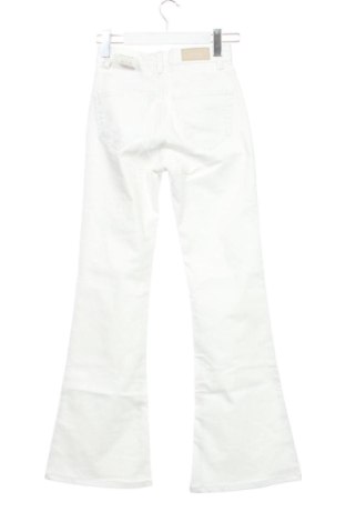 Damskie jeansy Pull&Bear, Rozmiar XXS, Kolor Biały, Cena 80,38 zł