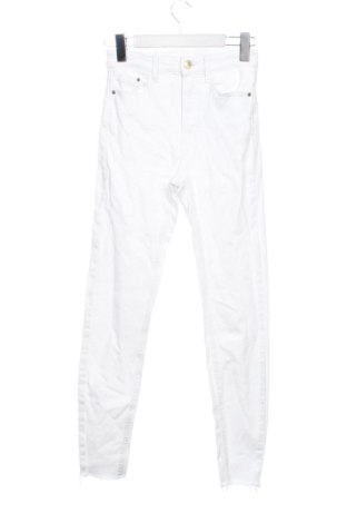 Дамски дънки Stradivarius, Размер XS, Цвят Бял, Цена 15,33 €
