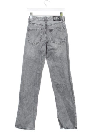 Blugi de femei Stradivarius, Mărime XS, Culoare Gri, Preț 91,99 Lei